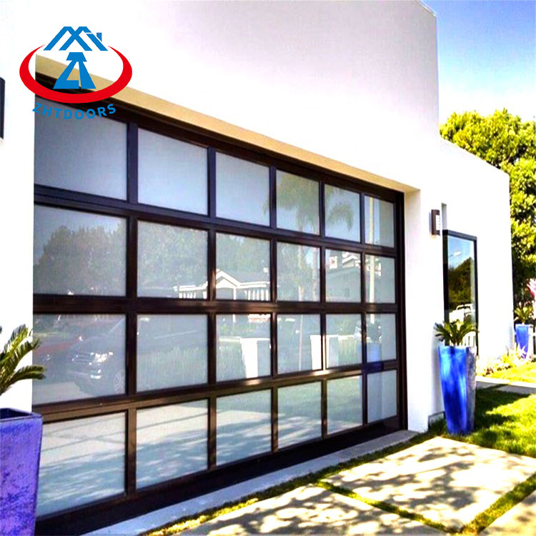 Electric perspective flip plate garage door