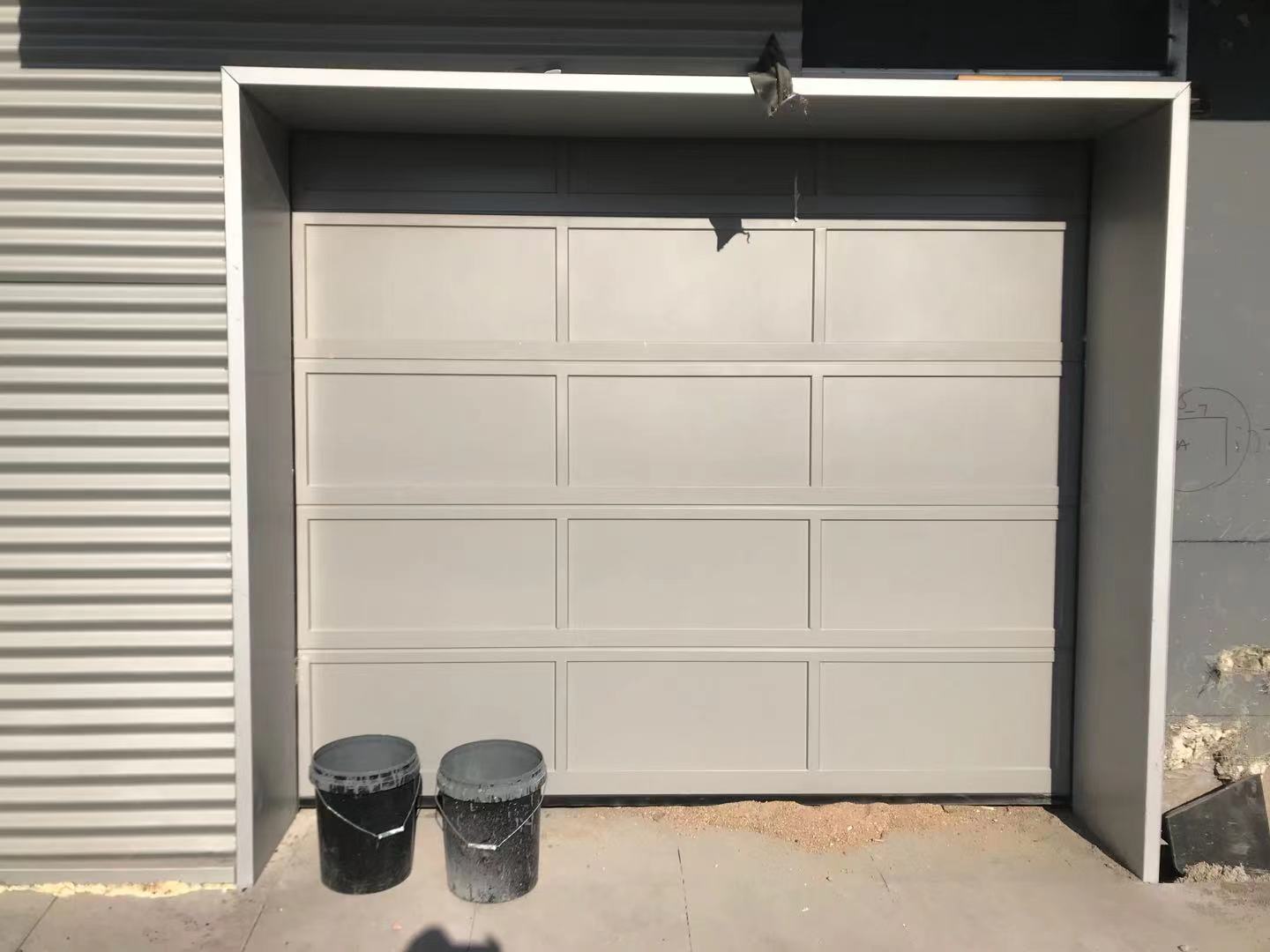 product-Insulated Commercial Garage Doors White Garage Doors Polyethylene Garage Doors-Zhongtai-img